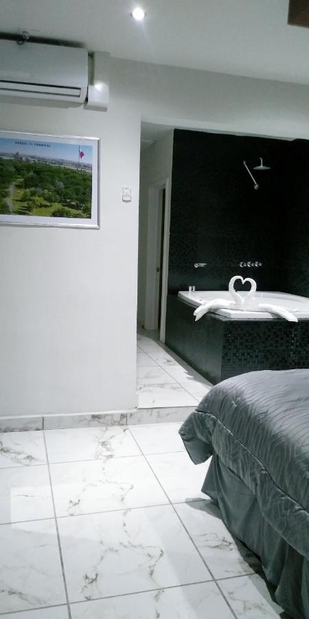 Suites Motel La Frontera ซิวดัด ฮัวเรซ ภายนอก รูปภาพ