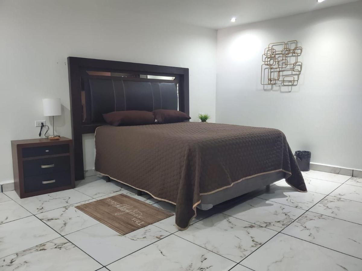Suites Motel La Frontera ซิวดัด ฮัวเรซ ภายนอก รูปภาพ