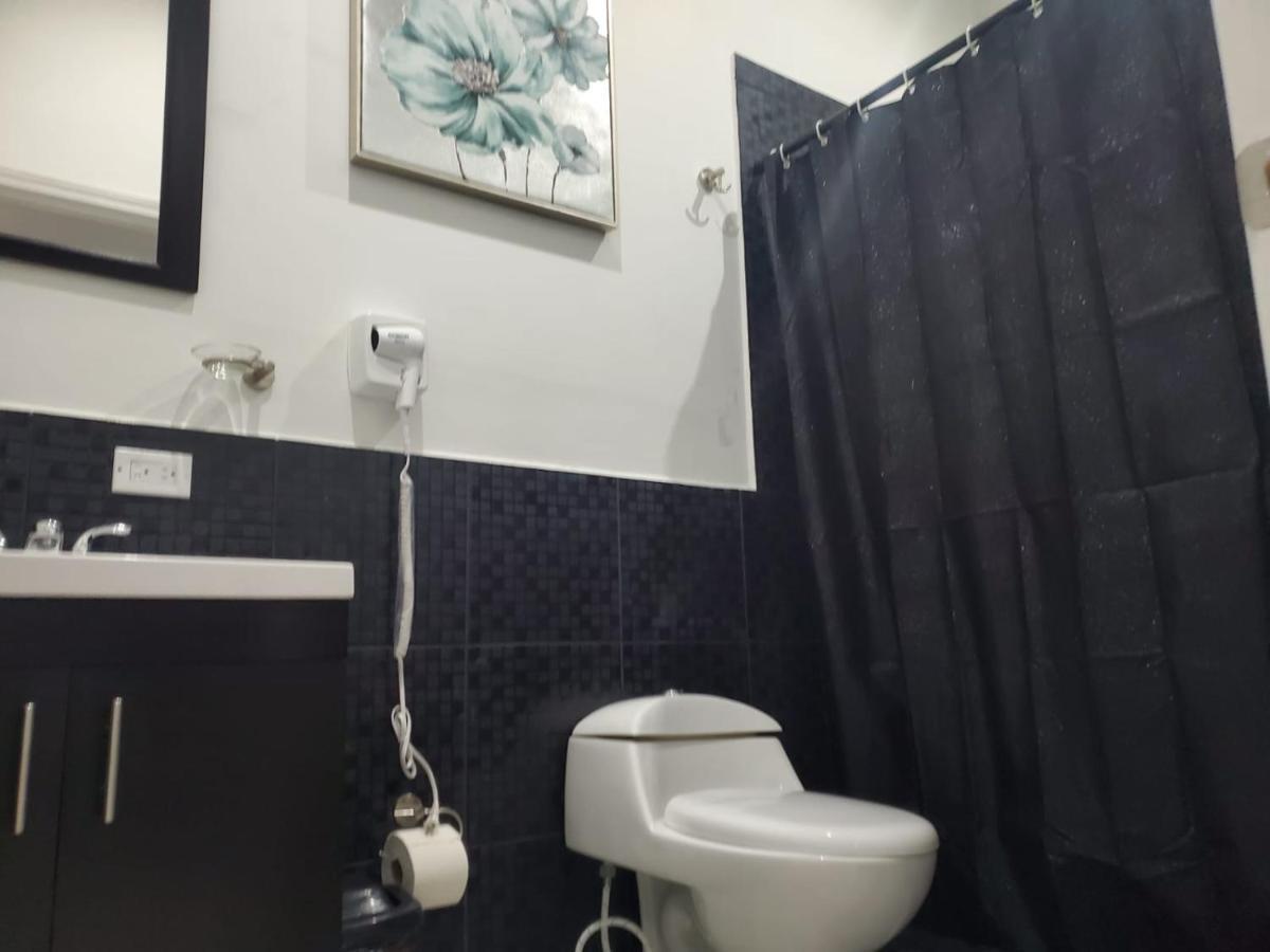 Suites Motel La Frontera ซิวดัด ฮัวเรซ ภายนอก รูปภาพ